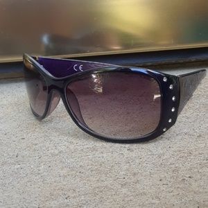 Foster Grant fashion sunglasses